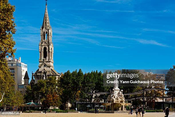 esplanade charles de gaulle, the saint perpetue church, nimes, gard, france - gard photos et images de collection