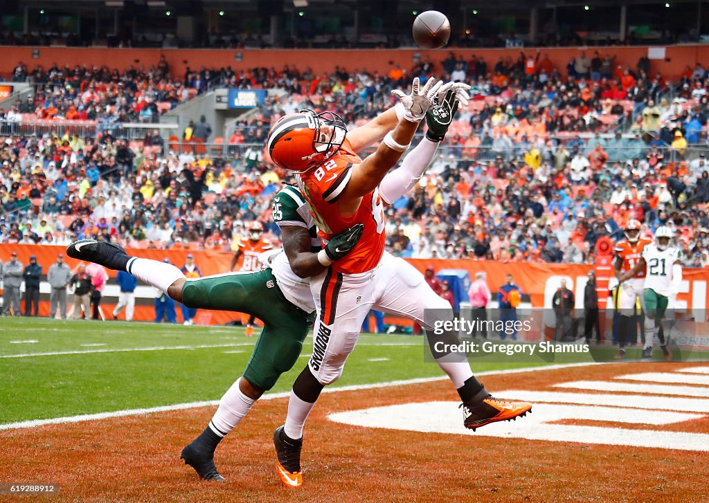 New York Jets v Cleveland Browns