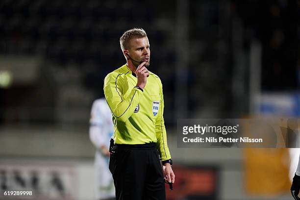 Glenn Nyberg, referee, during the Allsvenskan match between Gefle IF and Malmo FF at Gavlevallen on October 30, 2016 in Gavle, Sweden.