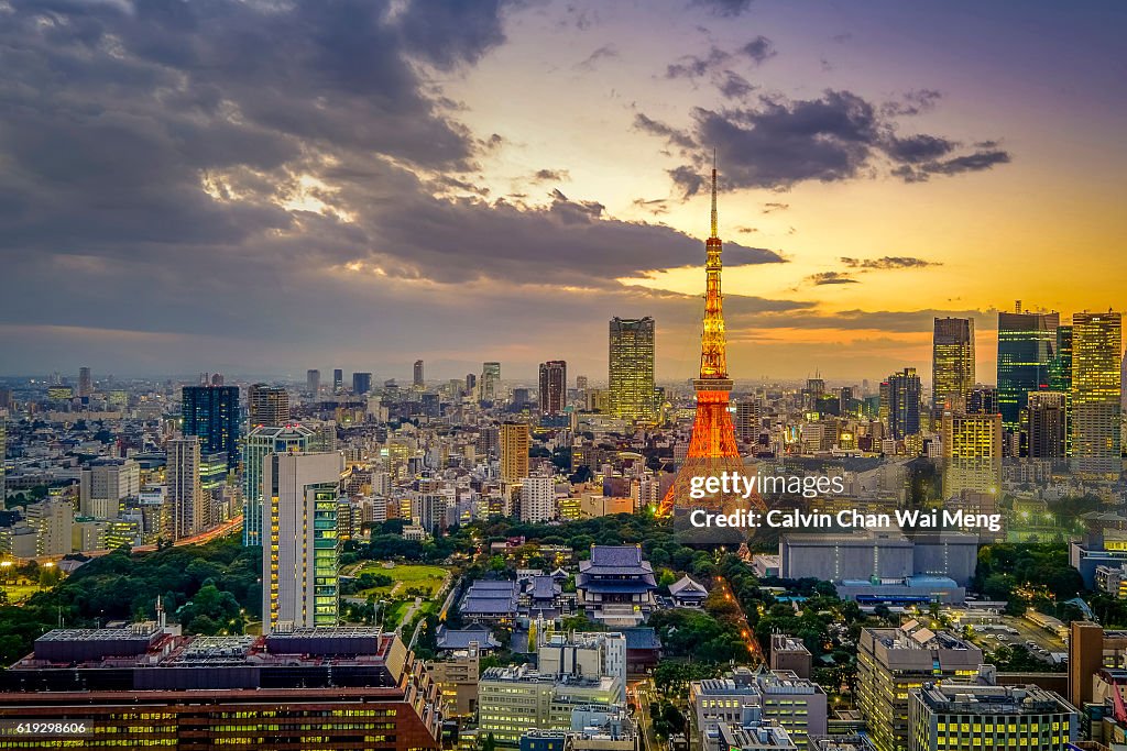 Sunset view of Tokyo cityscape - Japan