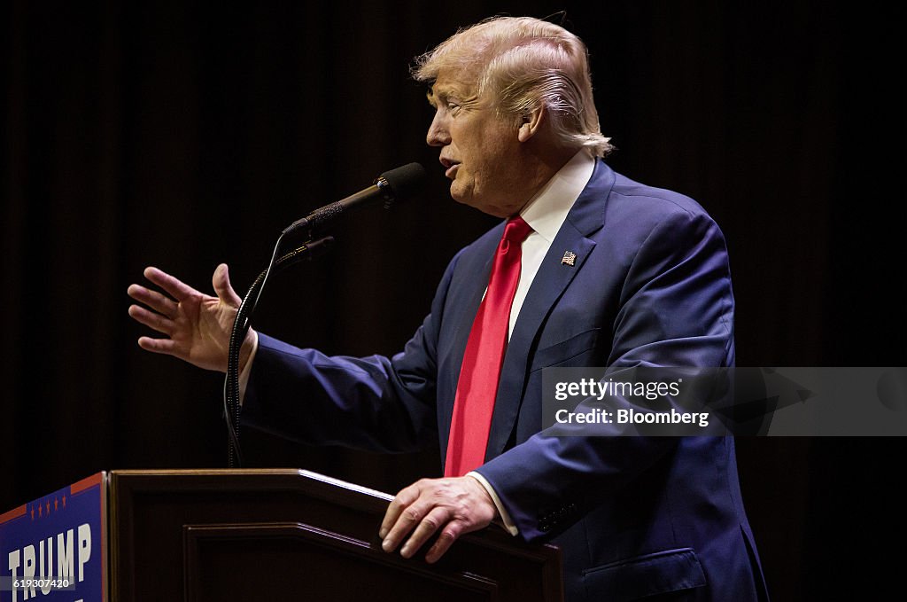 Republican Presidential Nominee Donald Trump Holds Las Vegas Campaign Rally
