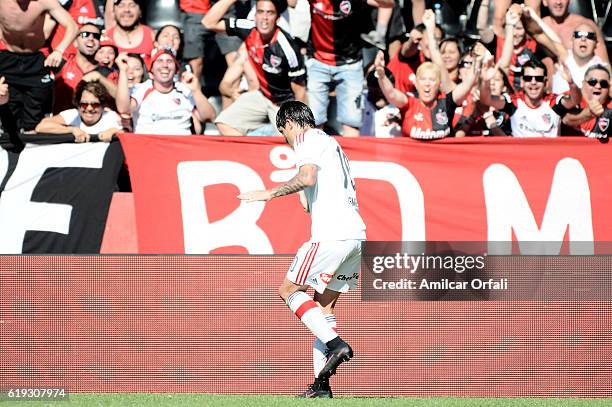 Mauro Formica of Newell's Old Boys celebrates after scoring the first goal of his team during a match between Newell's Old Boys and San Lorenzo as...