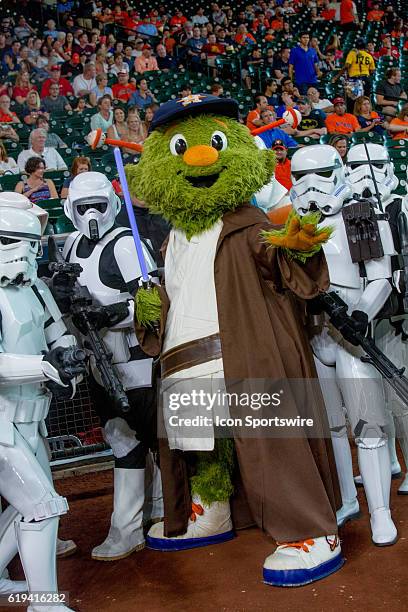 Custume Ridstar Cincinnati Reds On Star Wars Night Photos et images de collection ...