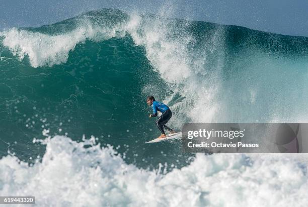Perfect Chapter Surf 397 Aritz Aranburu Photos & High Res Pictures - Getty Images