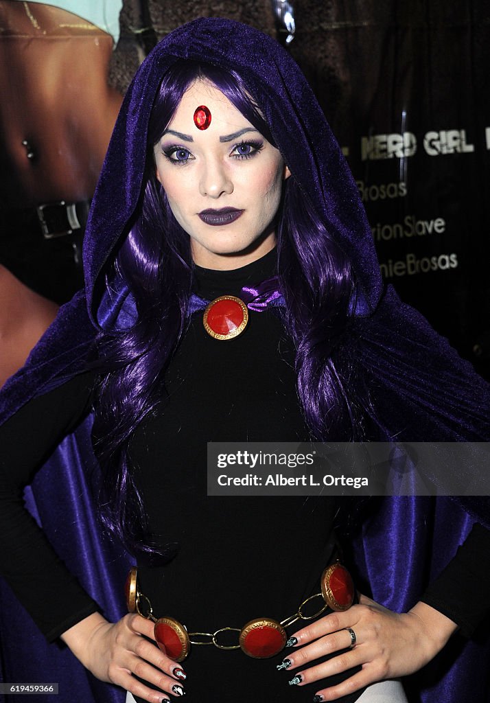 Cosplayer Joanie Brosas as Raven on day 3 of Stan Lee's Los Angeles