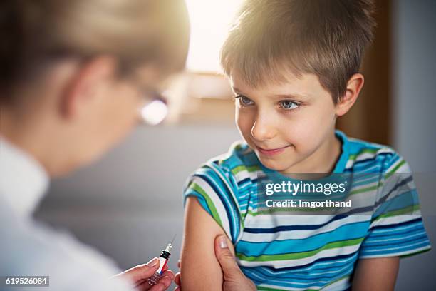 Kid Getting A Injection 3,146 Injection Boy Stock Photos, High-Res Pictures, and Images - Getty ...