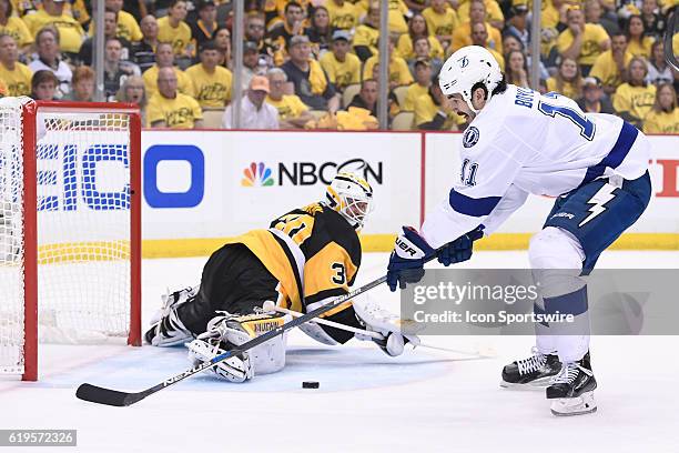 Pittsburgh Penguins goalie Matt Murray makes a save on Tampa Bay Lightning center Brian Boyle during the third period. The Pittsburgh Penguins won...