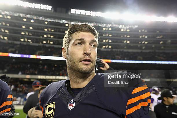 Jay Cutler of the Chicago Bears reacts after the Chicago Bears defeated the Minnesota Vikings 20-10 at Soldier Field on October 31, 2016 in Chicago,...
