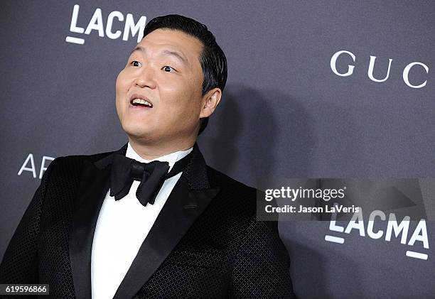 Attends the 2016 LACMA Art + Film gala at LACMA on October 29, 2016 in Los Angeles, California.