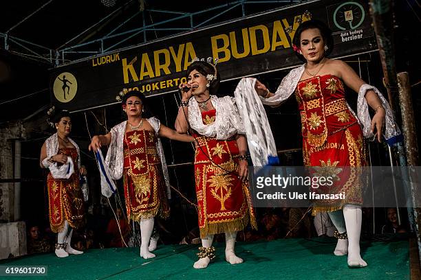 Transvestites perform Remo dance as part of traditional dance opera known as Ludruk on October 30, 2016 in Surabaya, Indonesia. Indonesia's LGBT...