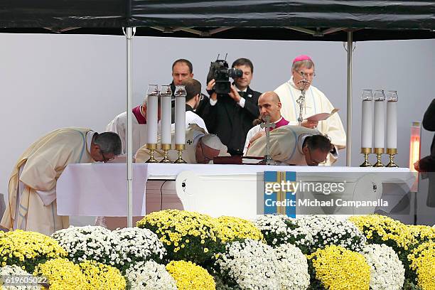 Pope Francis attends the Holy Mass at the Swedbank Stadion on November 1, 2016 in Malmo, Sweden. The Pope is on 2 days visit attending...