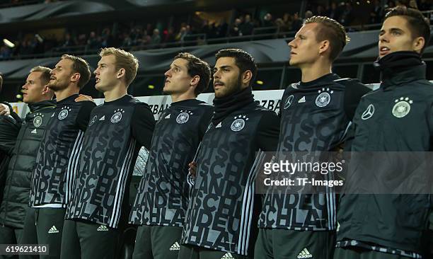 Hannover, Deutschland, , WM-Qualifikation 2016/2017, Gruppe C, Deutschland - Nordirland, feature, Deutsche Bank waehrend der Deutschen Nationalhymne