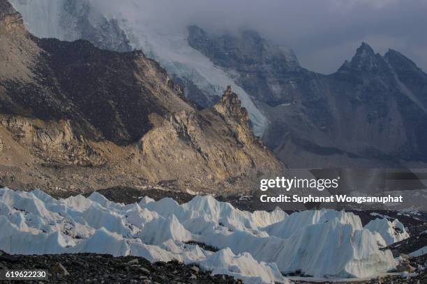 khumbu icefall at everest base camp sagarmatha national park nepal - icefall stock pictures, royalty-free photos & images