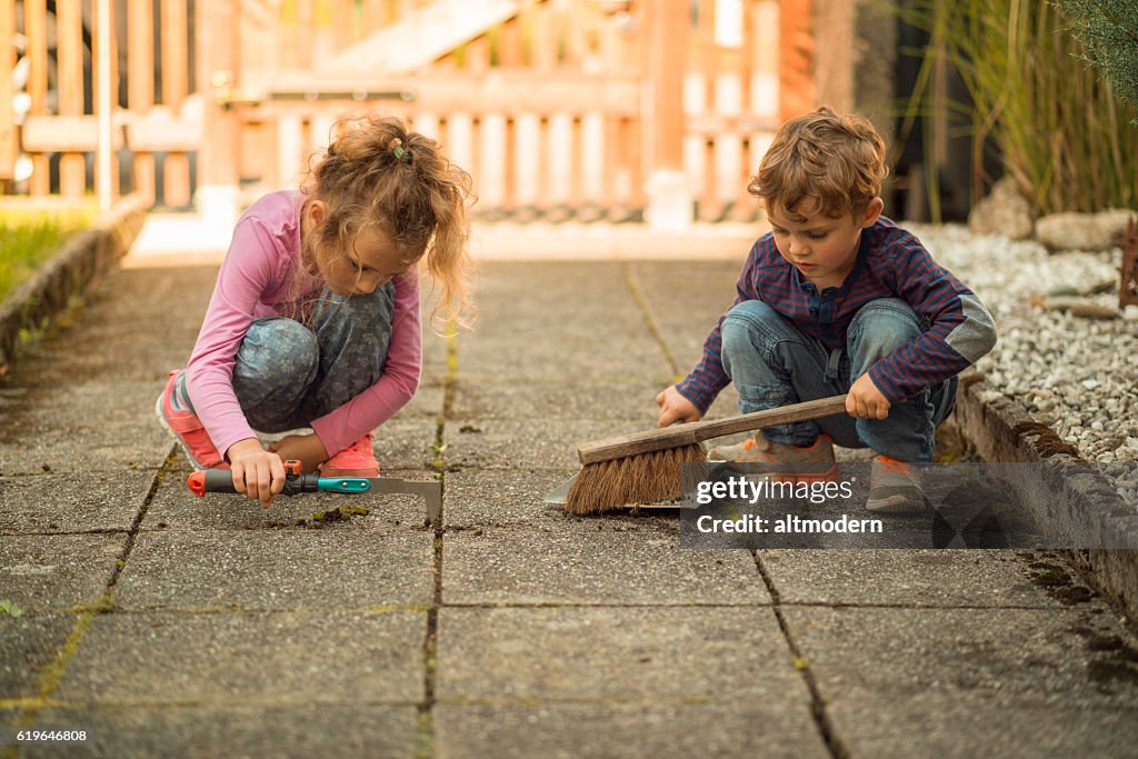 Kinder Gartenarbeit