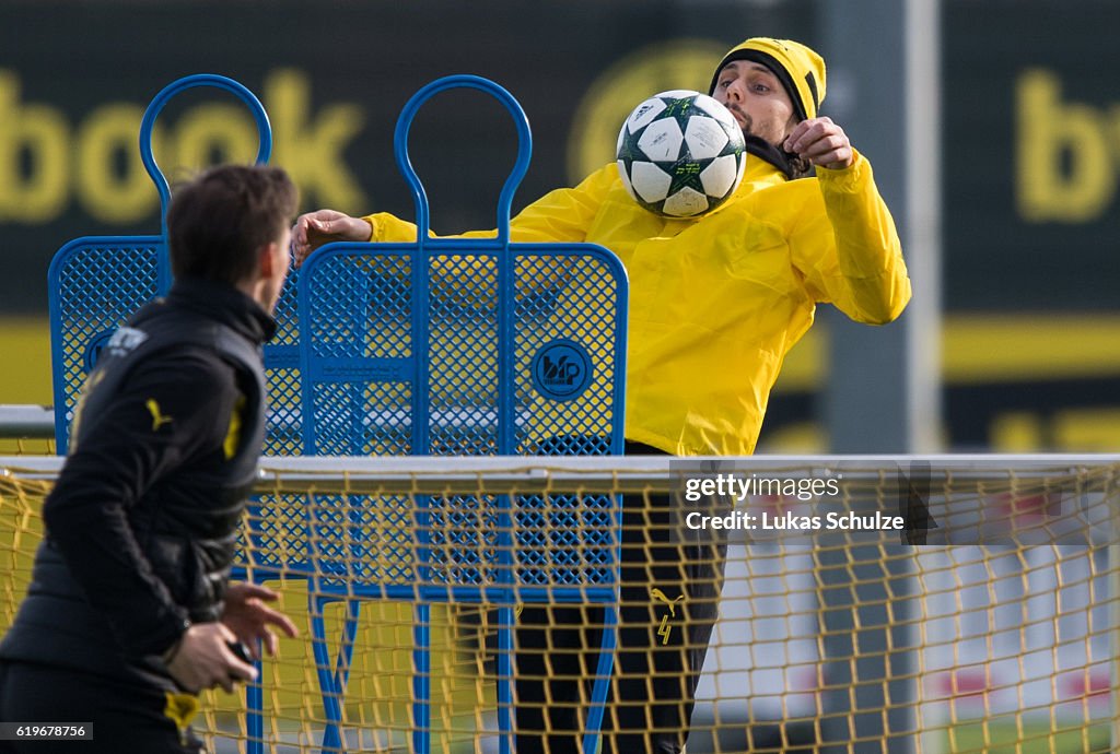 Borussia Dortmund - Training & Press Conference