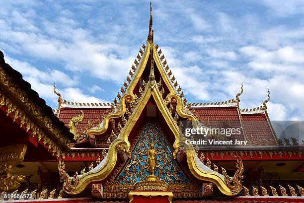 chanthaboury roofing temple vientiane laos - câmara de formato grande imagens e fotografias de stock