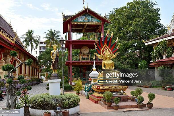 chanthaboury temple vientiane laos - großbildkamera stock-fotos und bilder