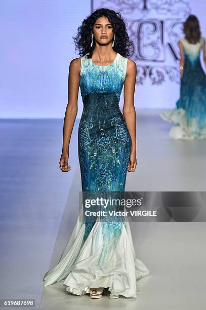 Model walks the runway during the Samuel Cirnansk show at Sao Paulo Fashion Week Fall/Winter 2017 on October 27, 2016 in Sao Paulo, Brazil.