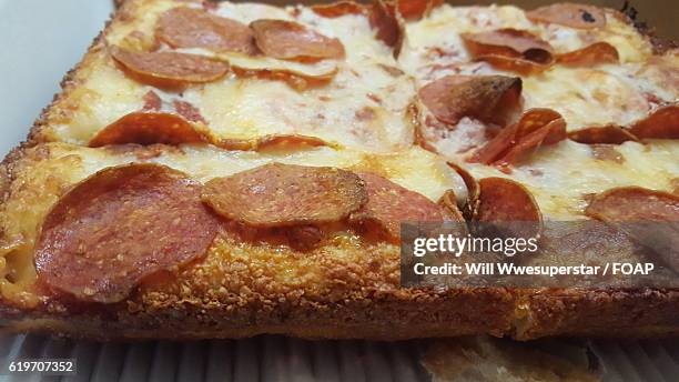 pepperoni cheese pizza - murfreesboro stock-fotos und bilder