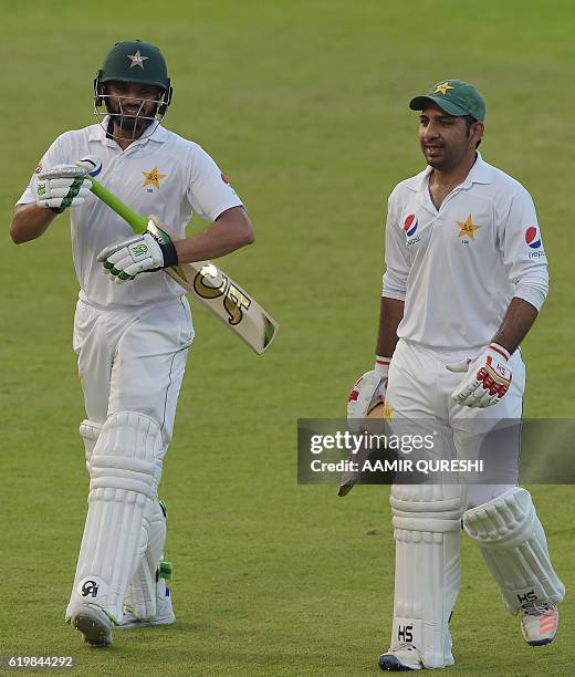 Azhar Ali Rind 915 Pakistan Batsman Azhar Ali Stock Photos, High-Res Pictures, and ...