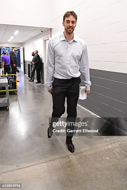 Pau Gasol of the San Antonio Spurs arrives at the Golden 1 Center before the game against the Sacramento Kings on October 27, 2016 in Sacramento,...