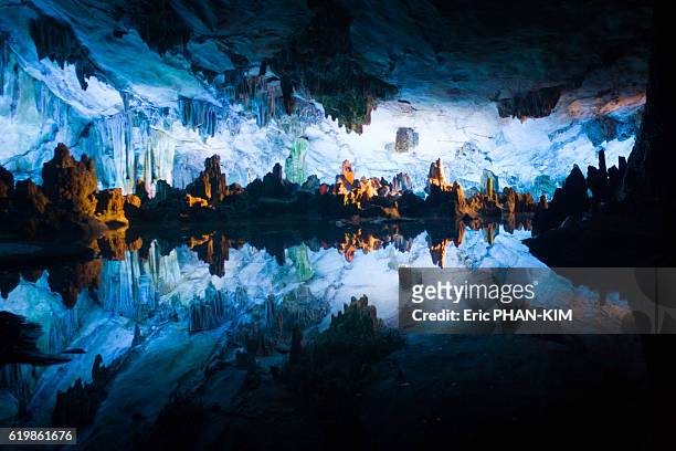 reed flute cave, guilin, guangxi, china - stalagmite stock pictures, royalty-free photos & images
