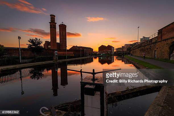 leeds dock sunset - leeds canal stock pictures, royalty-free photos & images