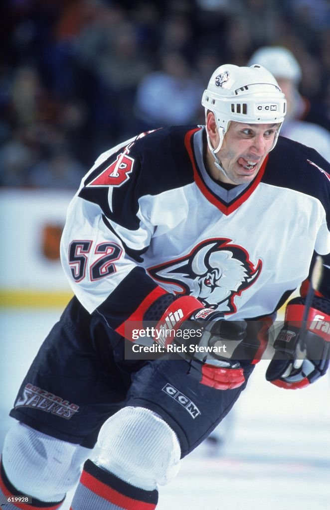Dave Andreychuk #52