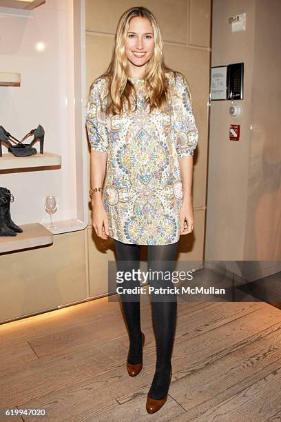 Alison Brokaw attends ROGER VIVIER Hosts Cocktail Event For NEW YORKERS FOR CHILDREN at Roger Vivier on October 22, 2008 in New York City.