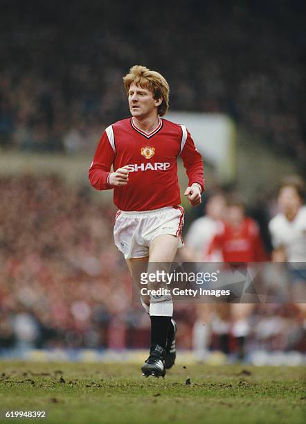 Manchester United player Gordon Strachan in action during an FA CUP match against West Ham at Old Trafford on march 9, 1985 in Manchester, England.