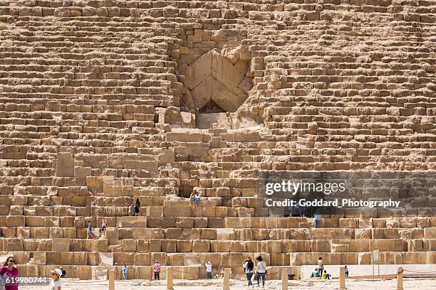egypt: pyramid of khufu in giza - limestone pyramids stock pictures, royalty-free photos & images