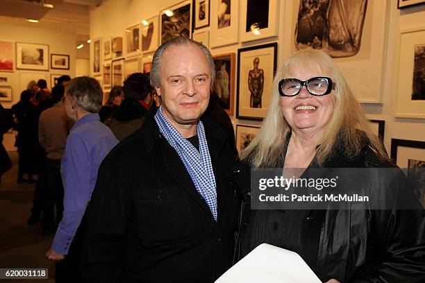 Julian Lethbridge and Jan Hashey attend Photographic Works to Benefit the Foundation for Contemporary Arts at Cohan & Leslie on December 11, 2008 in...