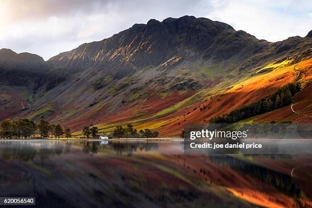 haystacks, buttermere, lake district, cumbria, england - haystacks lake district stock pictures, royalty-free photos & images