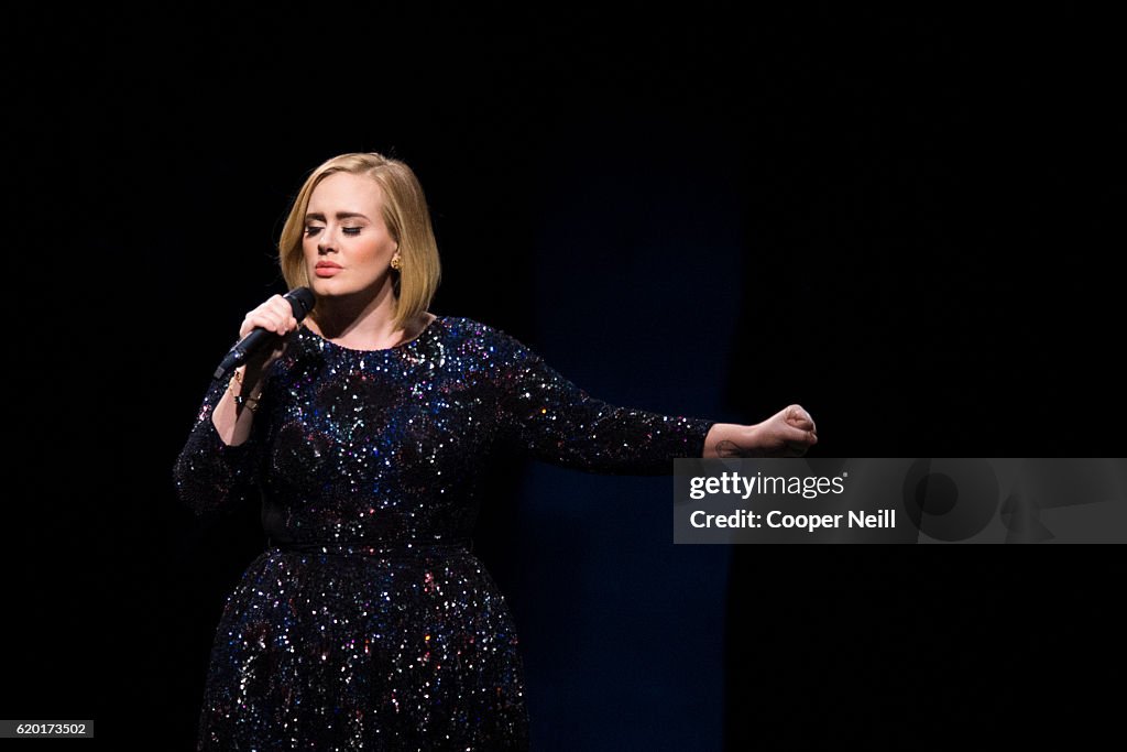 Adele Live 2016 - North American Tour In Dallas, TX