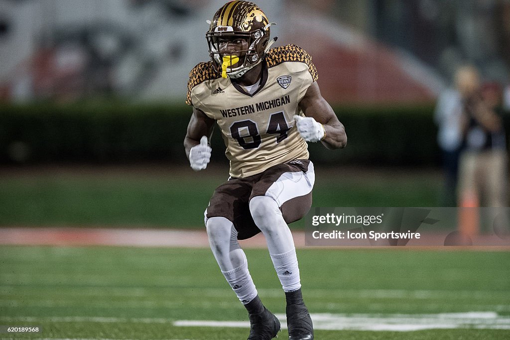 NCAA FOOTBALL: NOV 01 Western Michigan at Ball State