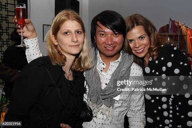 Olga Sekulic, Rain Paas and Megan McHugh attend NEW YORK CITY OPERA’S DIVAS Shop for Opera 2008 at Studio 10 on June 18, 2008 in New York City.