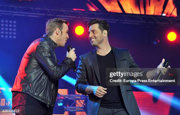 Alex Casademunt and David Bustamante perform during the concert 'Operacion Triunfo El Reencuentro' on October 31, 2016 in Barcelona, Spain.