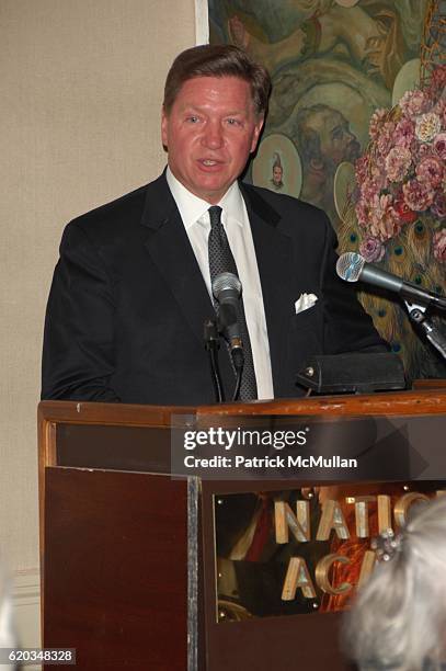 Stephan Manolis 27 Steven Manolis Stock Photos, High-Res Pictures, and Images - Getty ...