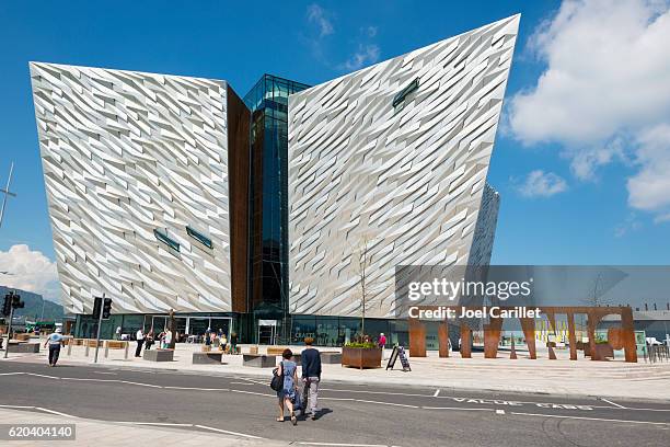 titanic museum in belfast, nordirland - belfast stock-fotos und bilder