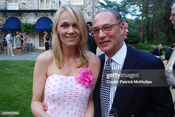 Lise Evans and Oscar Junguera attend The Nature Conservancy's Beaches & Bays Gala at East Hampton on June 28, 2008 in East Hampton, New York.