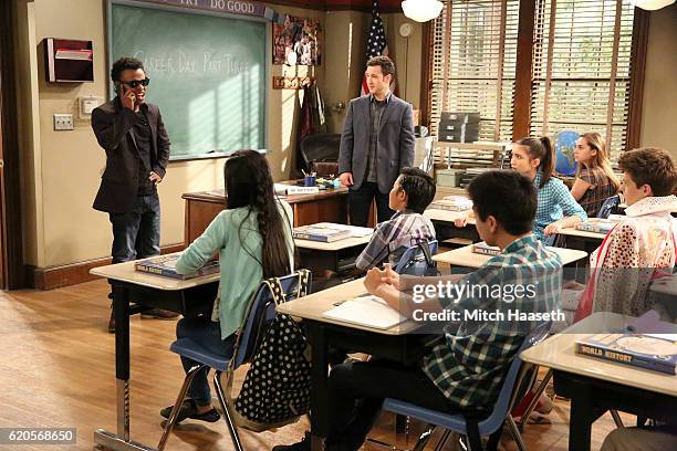Girl Meets Hollyworld" - Maya schemes to sabotage another actress so that her mom will get a role in an upcoming movie. This episode of "Girl Meets...