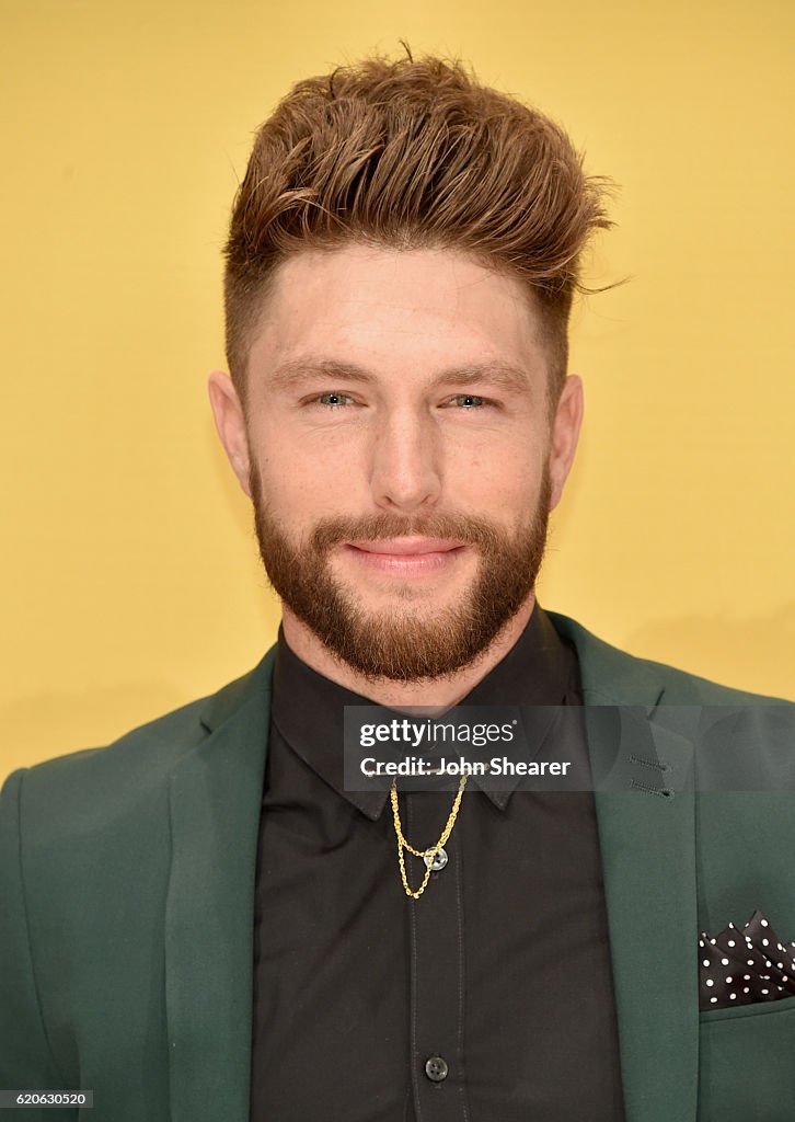 The 50th Annual CMA Awards - Arrivals