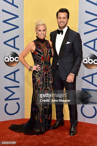 Caroline Boyer and singer-songwriter Luke Bryan attends the 50th annual CMA Awards at the Bridgestone Arena on November 2, 2016 in Nashville,...