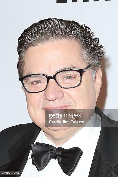 Actor Oliver Platt attends the Museum of the Moving Image 30th Annual Salute at 583 Park Avenue on November 2, 2016 in New York City.