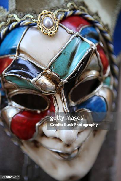 traditional venice carnival mask - venezianische karnevalsmaske stock-fotos und bilder