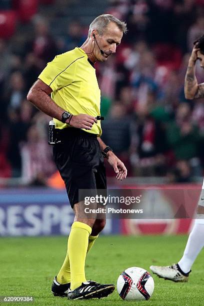 Bilbao, Spain Referee Martin Atkinson pictured during the UEFA Europa League group F stage match between Athletic Club de Bilbao and KRC Genk at the...