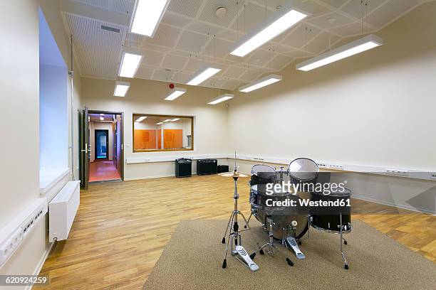 estonia, tartu, heino eller's music school, empty classroom with drums - akustisk musik bildbanksfoton och bilder