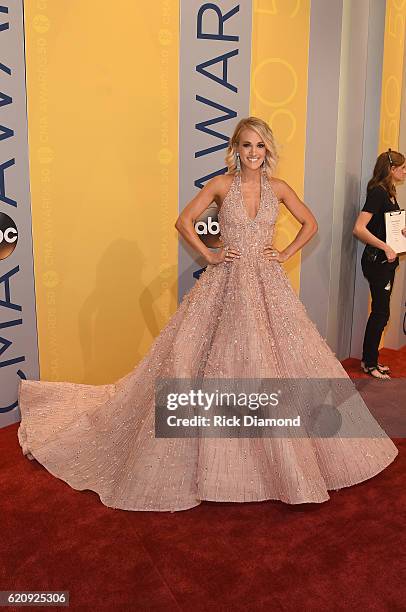 Carrie Underwood arrives on the red carpet at the The 50th Annual CMA Awards at Bridgestone Arena on November 2, 2016 in Nashville, Tennessee.