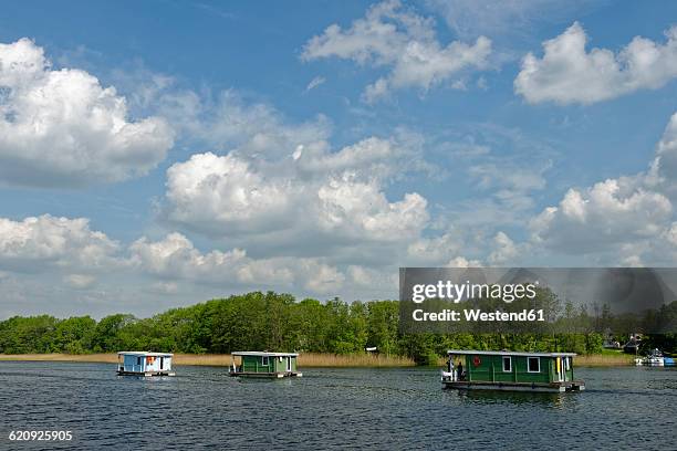 germany, mecklenburg-western pomerania, vilz lake, houseboats - mecklenburg vorpommern 個照片及圖片檔