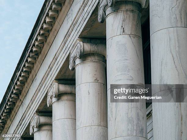 columns - lawyer courthouse stock pictures, royalty-free photos & images